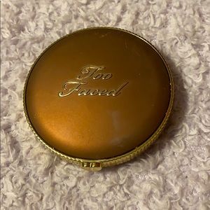 Too faced bronzer